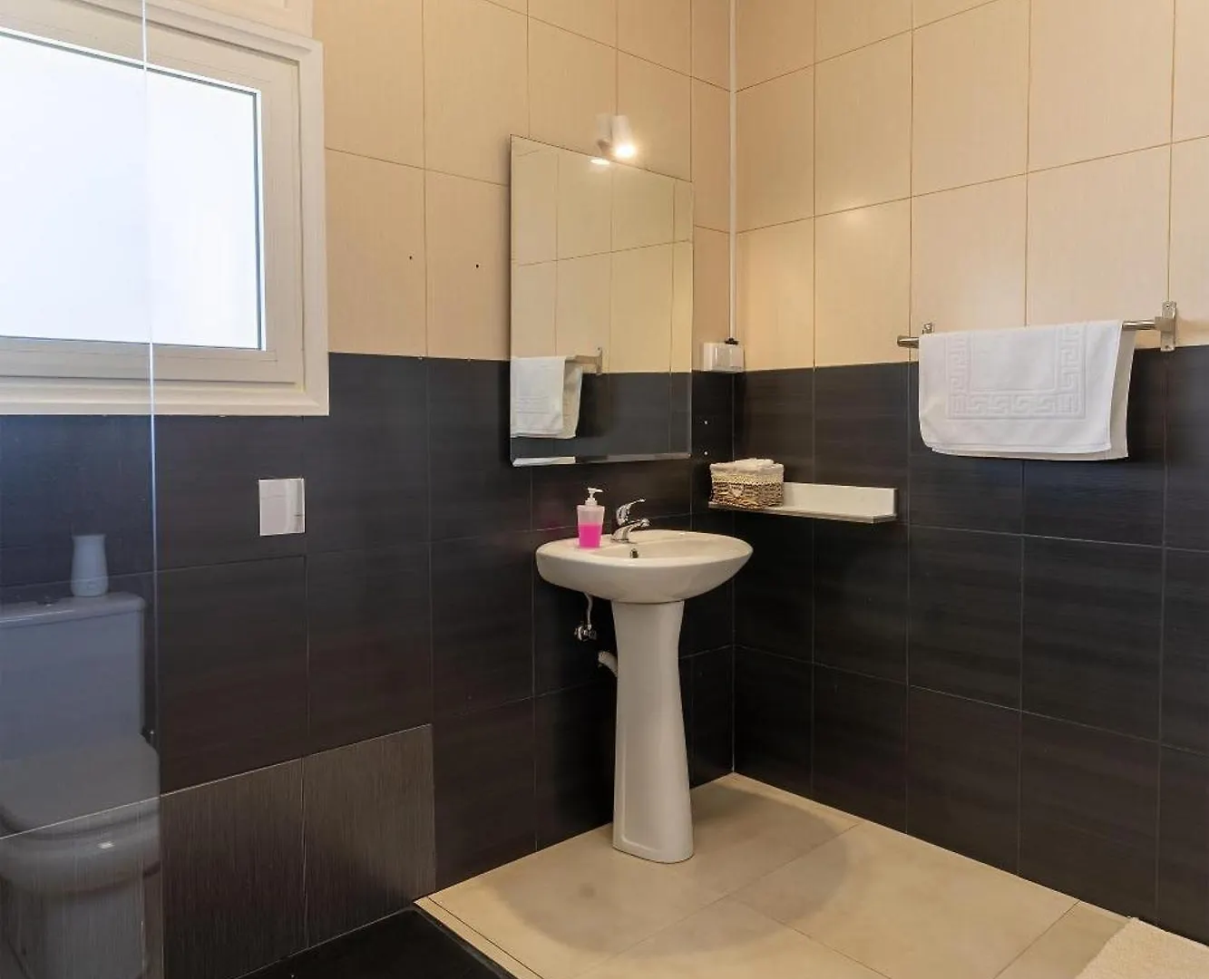 Homestay So Espeto Accommodation Rooms Santa Cruz  Portugal